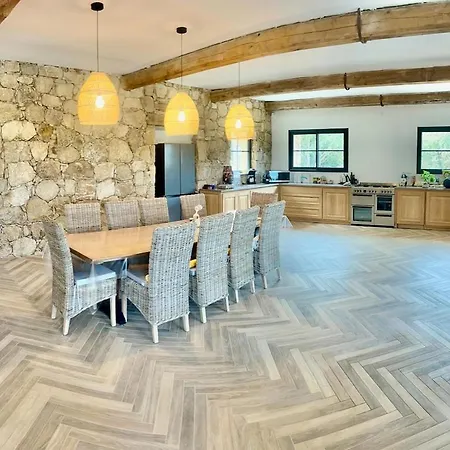 Longo Villa